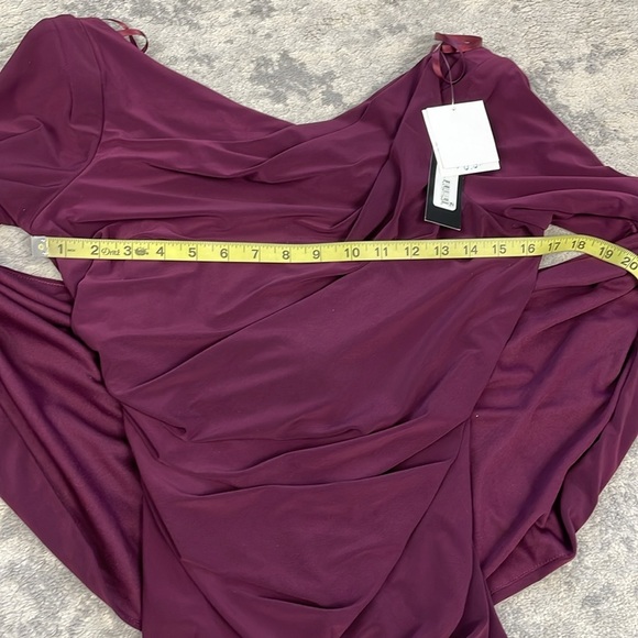 NWT Betsy & Adam Cape Long Sleeve Trumpet Gown Wine Cabernet Purple Sz 10 - Picture 9 of 13